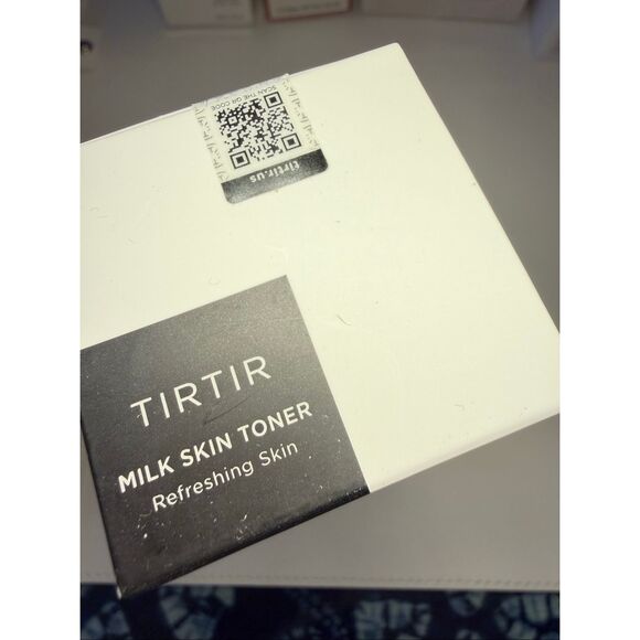TIRTIR Milk Skin Toner 150ml / 5.07 fl. oz. - Picture 4 of 5
